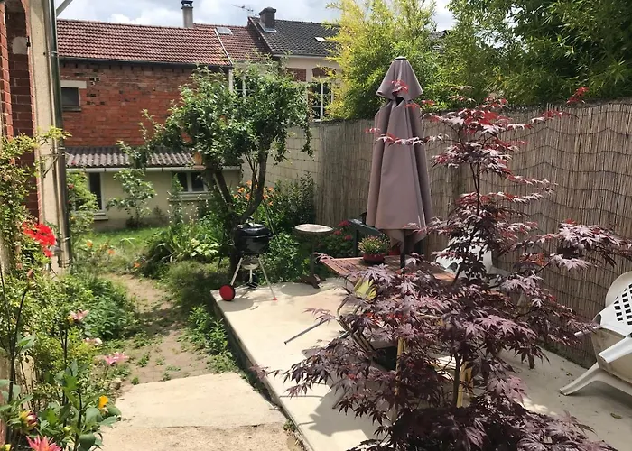 Дом отдыха Maisonnette Du Coteau Ouest - Jardin Et Terrasse - *